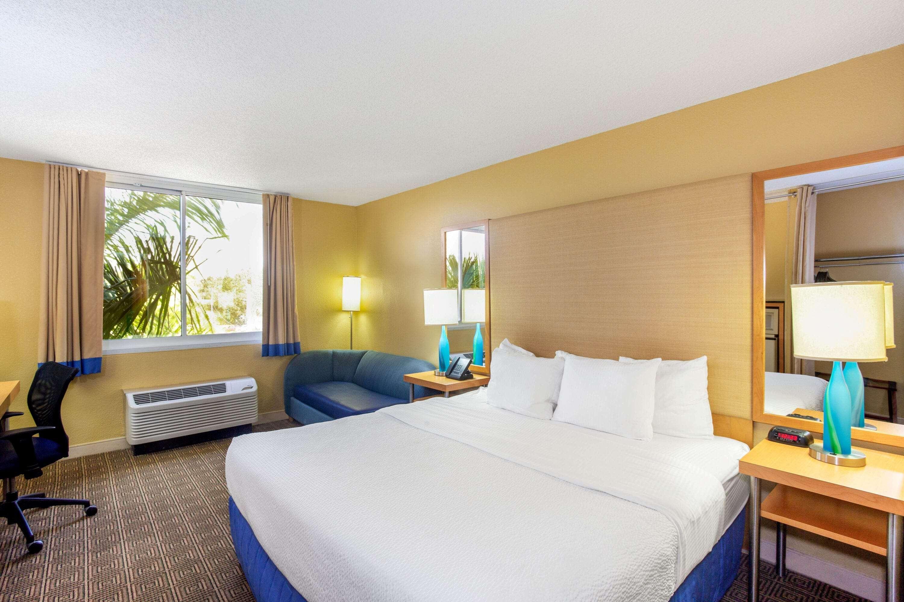 La Quinta By Wyndham Sarasota Downtown Otel Dış mekan fotoğraf